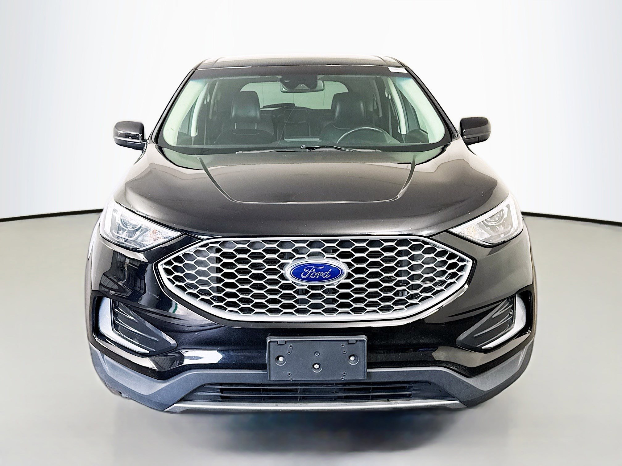 Used 2023 Ford Edge SEL image 2