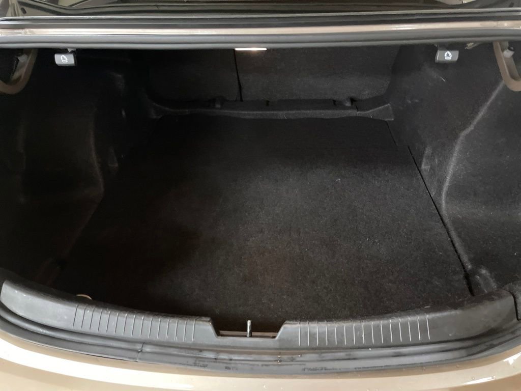 Used 2018 Chevrolet Malibu LT image 23