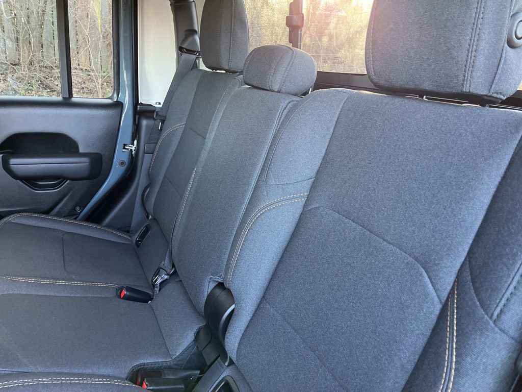 New 2026 Jeep Gladiator Sport AWD/4WD image 38