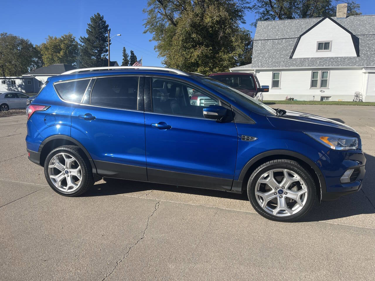 Used 2018 Ford Escape Titanium w/ Ford Safe & Smart Package image 4