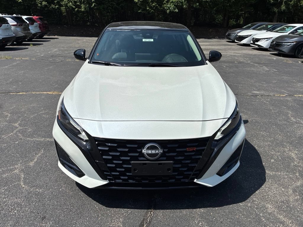 New 2026 Nissan Altima 2.5 SR w/ SR Midnight Edition Package AWD/4WD image 2