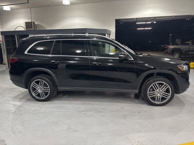 Used 2025 Mercedes-Benz GLS 450 4MATIC image 9
