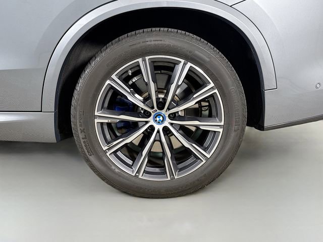 Used 2025 BMW X5 xDrive50e w/ M Sport Package image 31