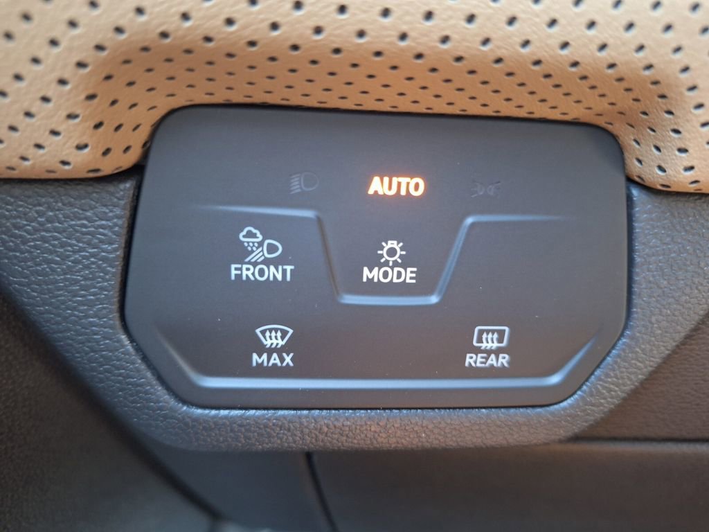 New 2026 Volkswagen Atlas Cross Sport SE image 12