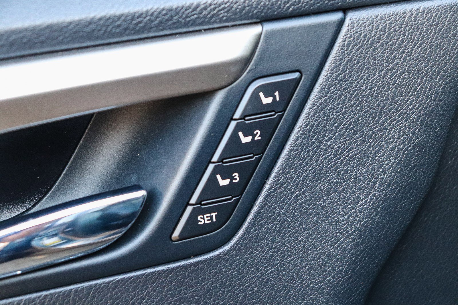 Used 2020 Lexus RX 350L FWD w/ Premium Package image 26