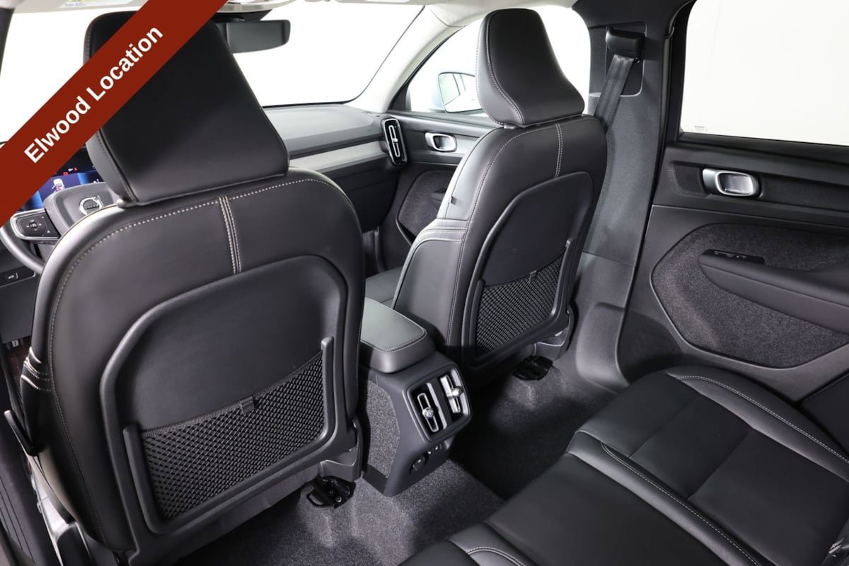 Used 2025 Volvo XC40 B5 Core AWD/4WD image 48