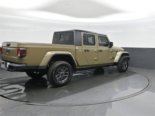 New 2025 Jeep Gladiator Sport image 3