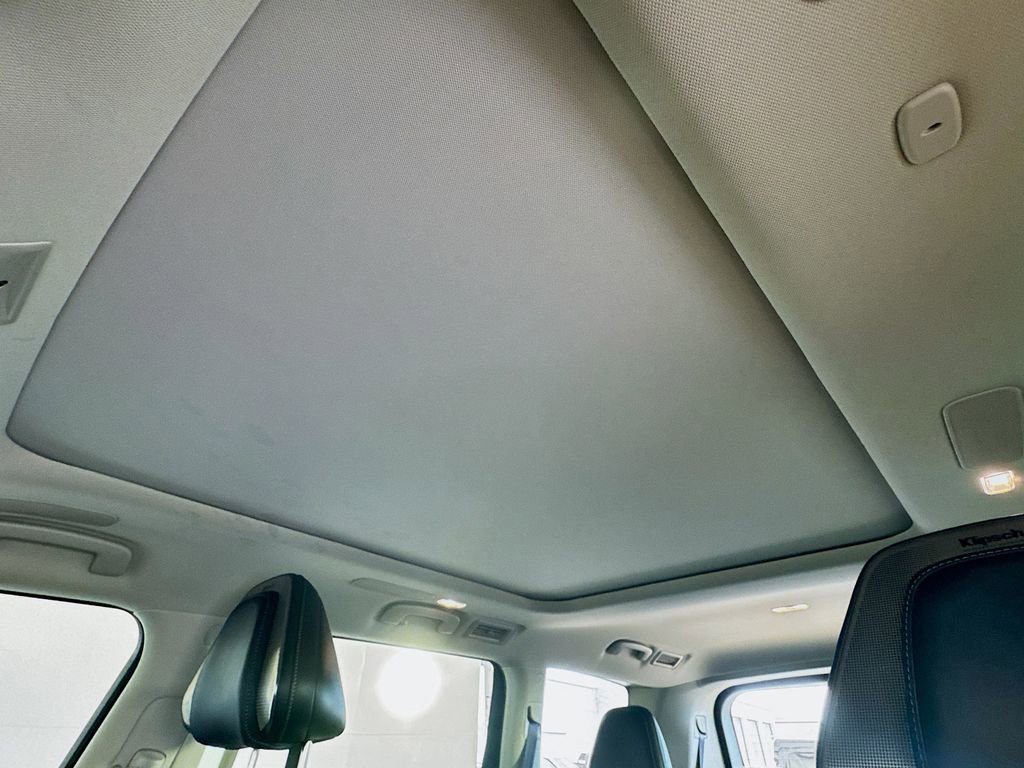 Used 2025 INFINITI QX80 Sensory image 23