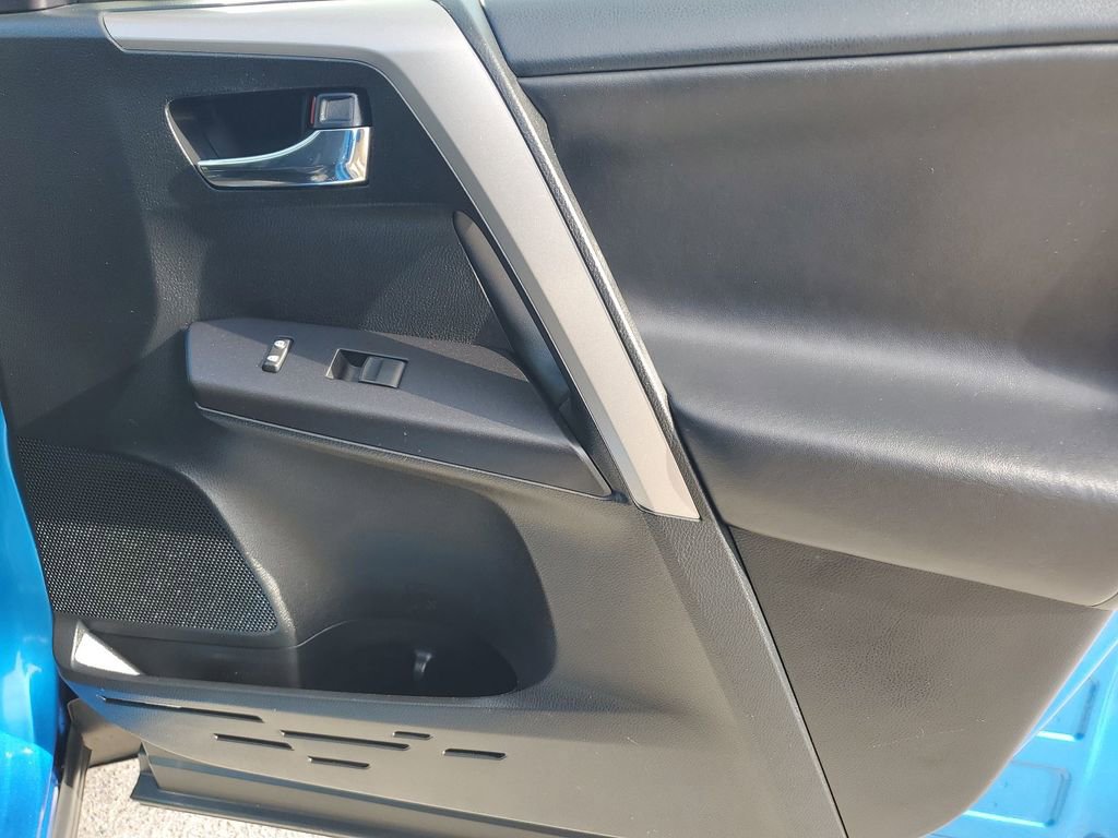 Used 2016 Toyota RAV4 XLE image 43