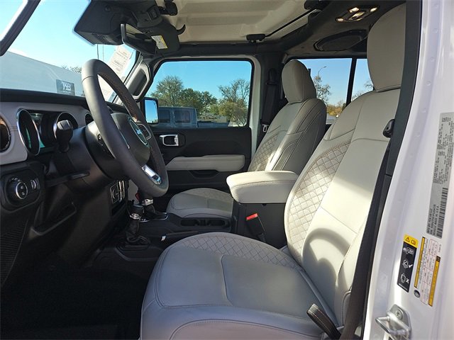 Used 2023 Jeep Gladiator Overland image 15