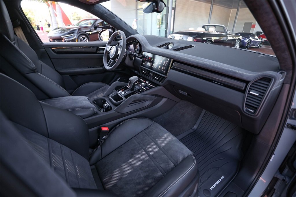 Used 2023 Porsche Cayenne Turbo GT image 47