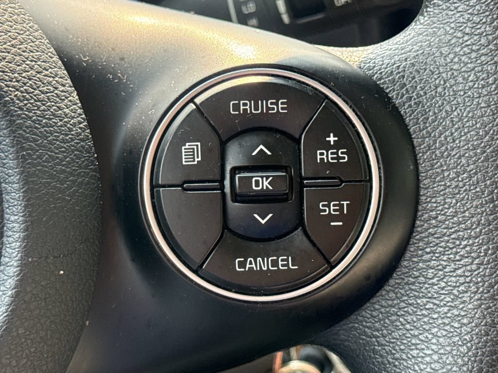 Used 2021 Kia Soul LX FWD image 28