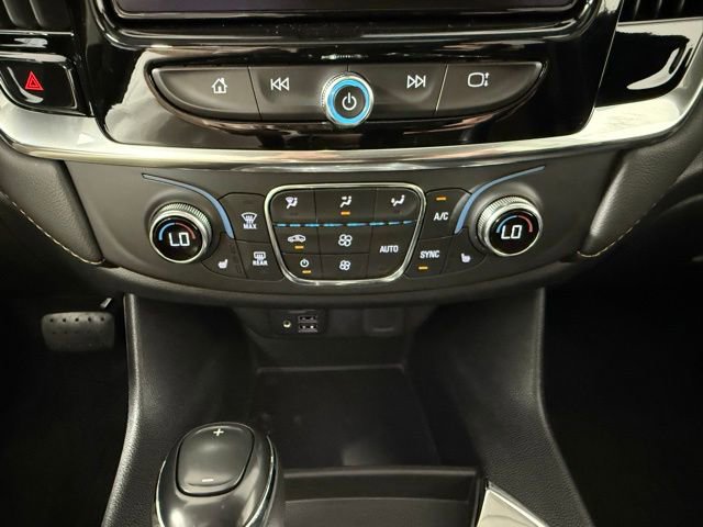 Used 2020 Chevrolet Traverse LT w/ LT Premium Package FWD image 22