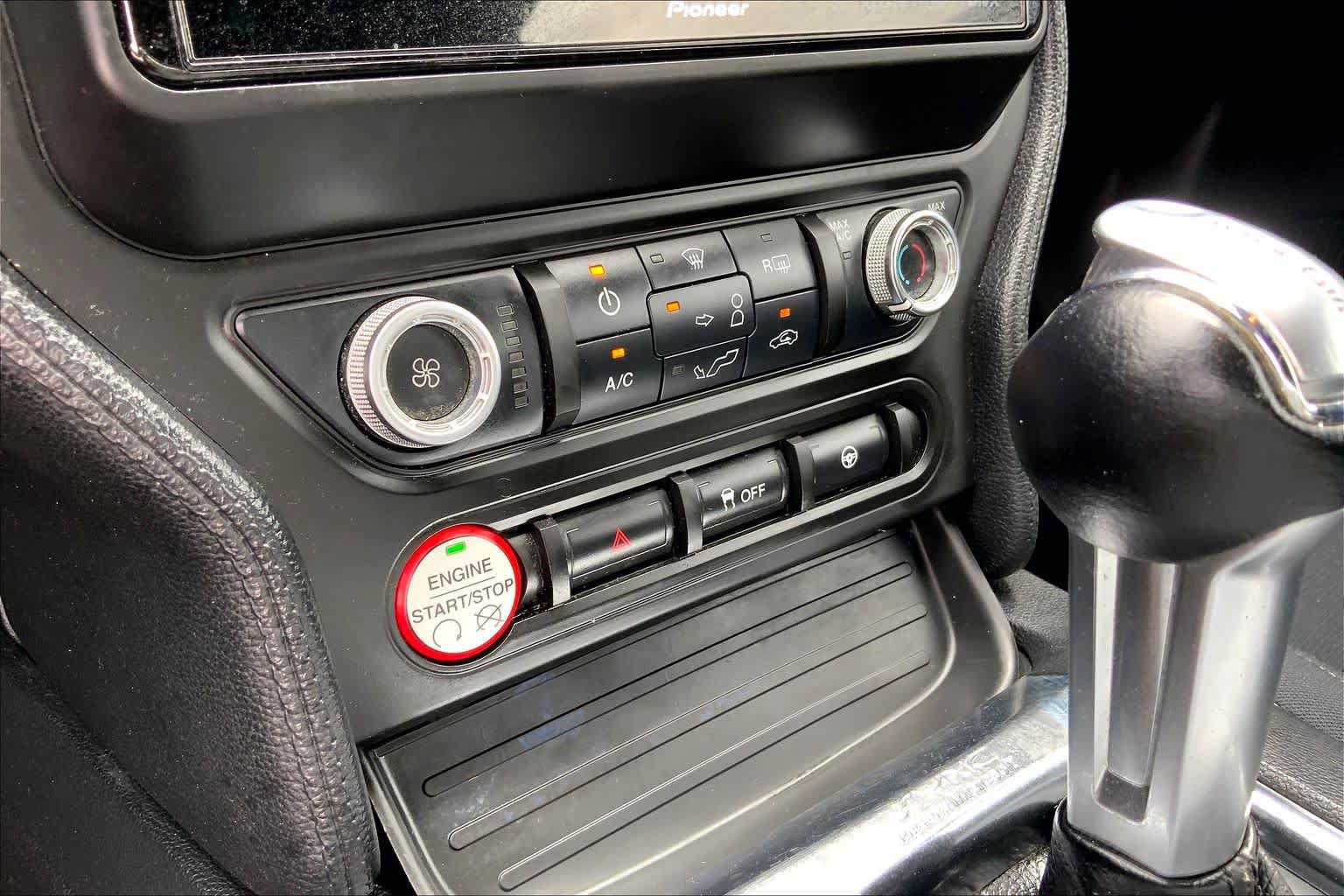 Used 2015 Ford Mustang Coupe RWD image 29