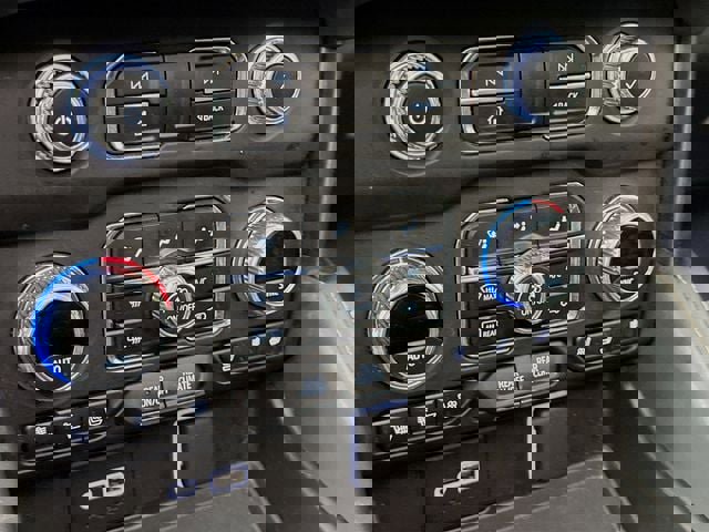 Used 2023 GMC Yukon XL AT4 w/ Technology Package image 19