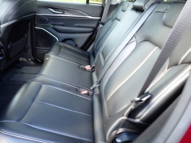 Certified 2023 Jeep Grand Cherokee Limited w/ Black Appearance Package image 17