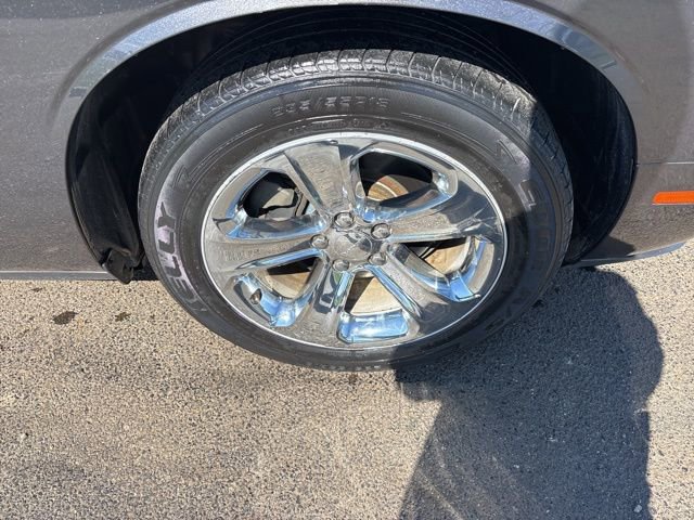 Used 2016 Dodge Challenger SXT w/ Cold Weather Group image 32