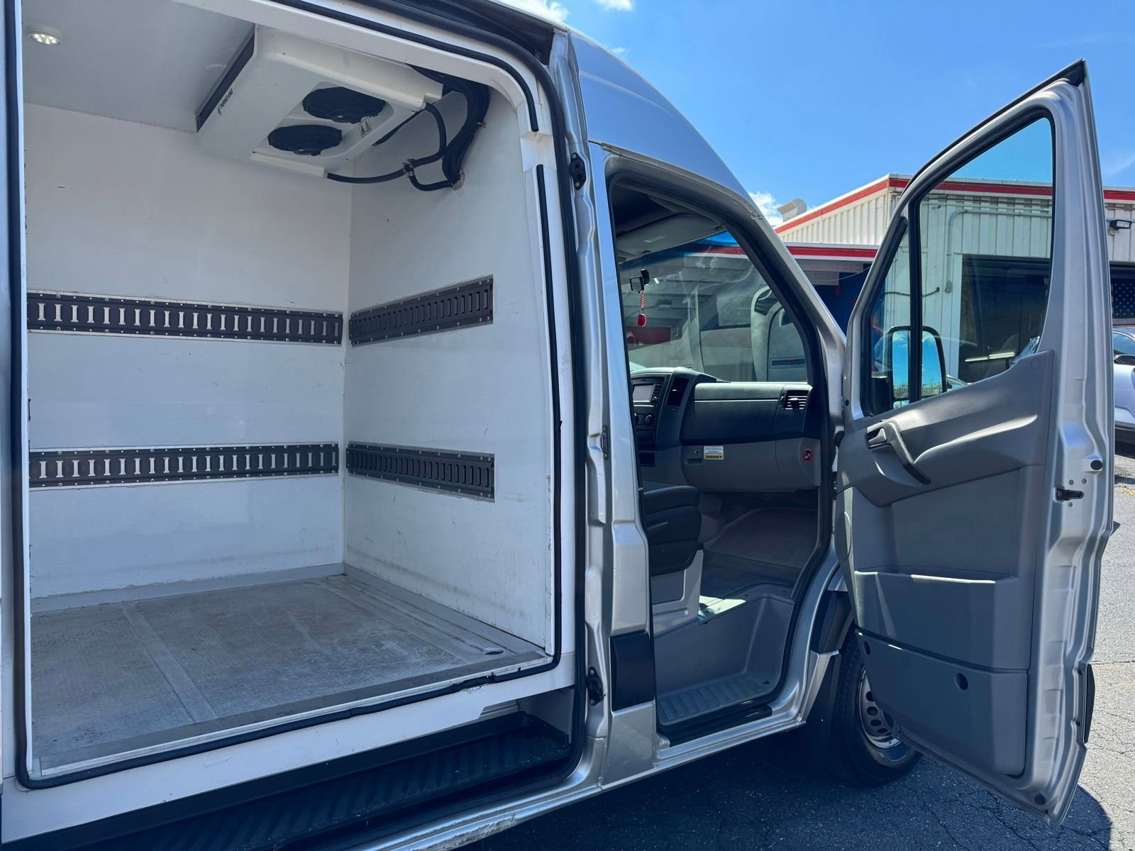 Used 2017 Mercedes-Benz Sprinter 3500 image 12
