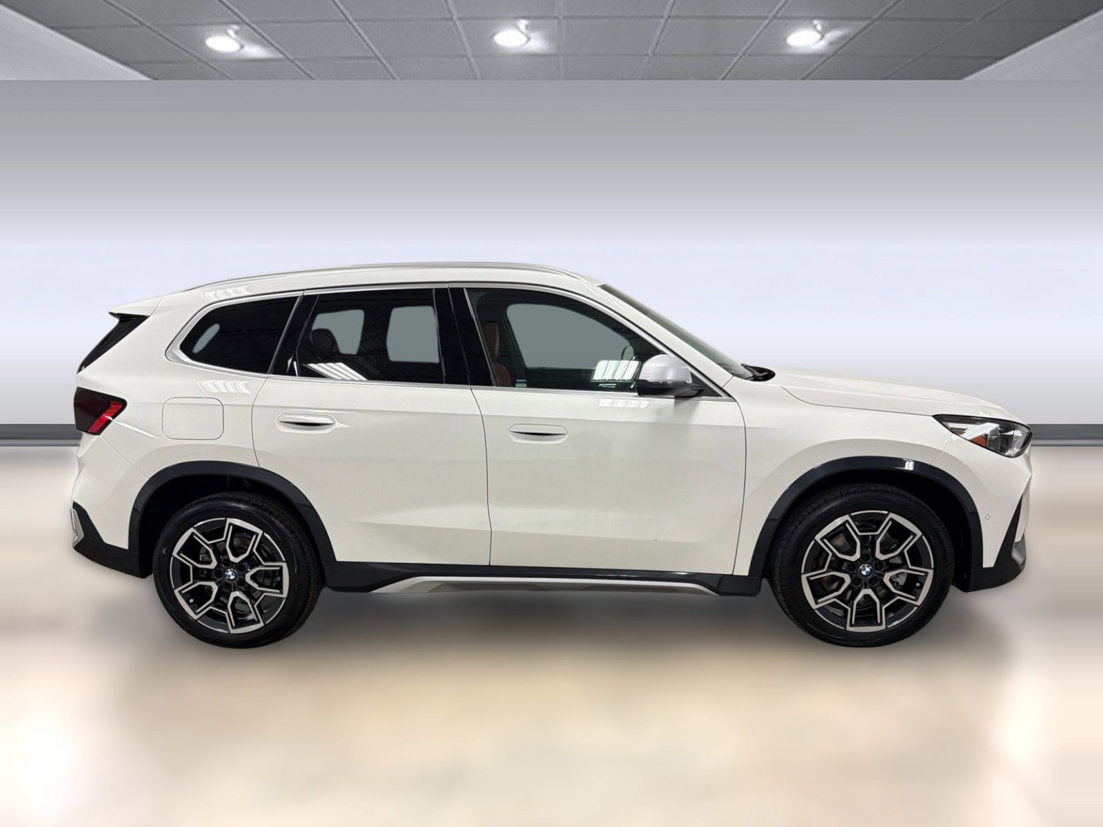 Certified 2023 BMW X1 xDrive28i w/ Convenience Package image 7