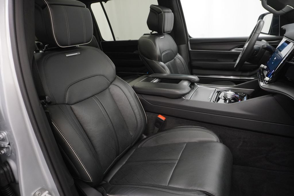 Certified 2025 Jeep Grand Wagoneer L Series II Obsidian w/ Quick Order Packagew 28T AWD/4WD image 49