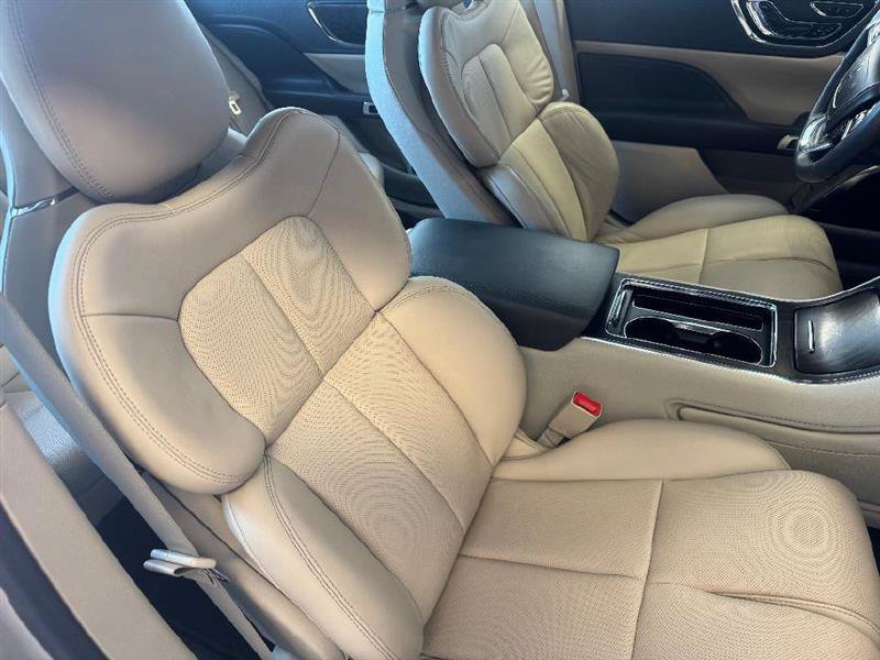 Used 2017 Lincoln Continental Reserve w/ Technology Package FWD image 24