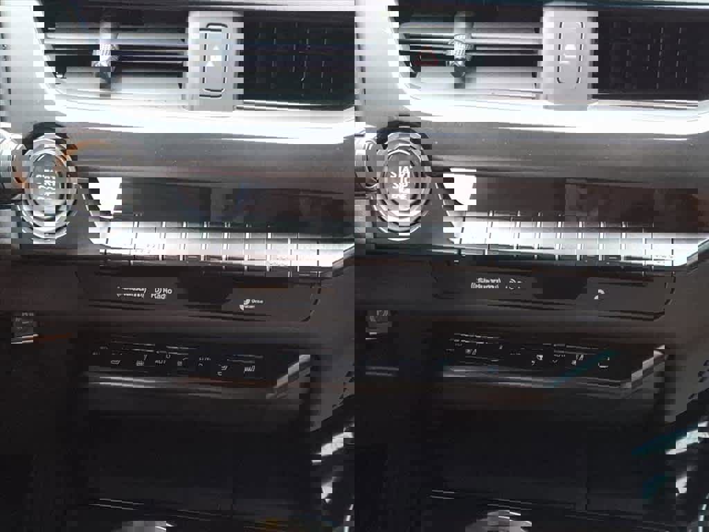 Used 2020 Lexus UX 200 w/ Premium Package image 11