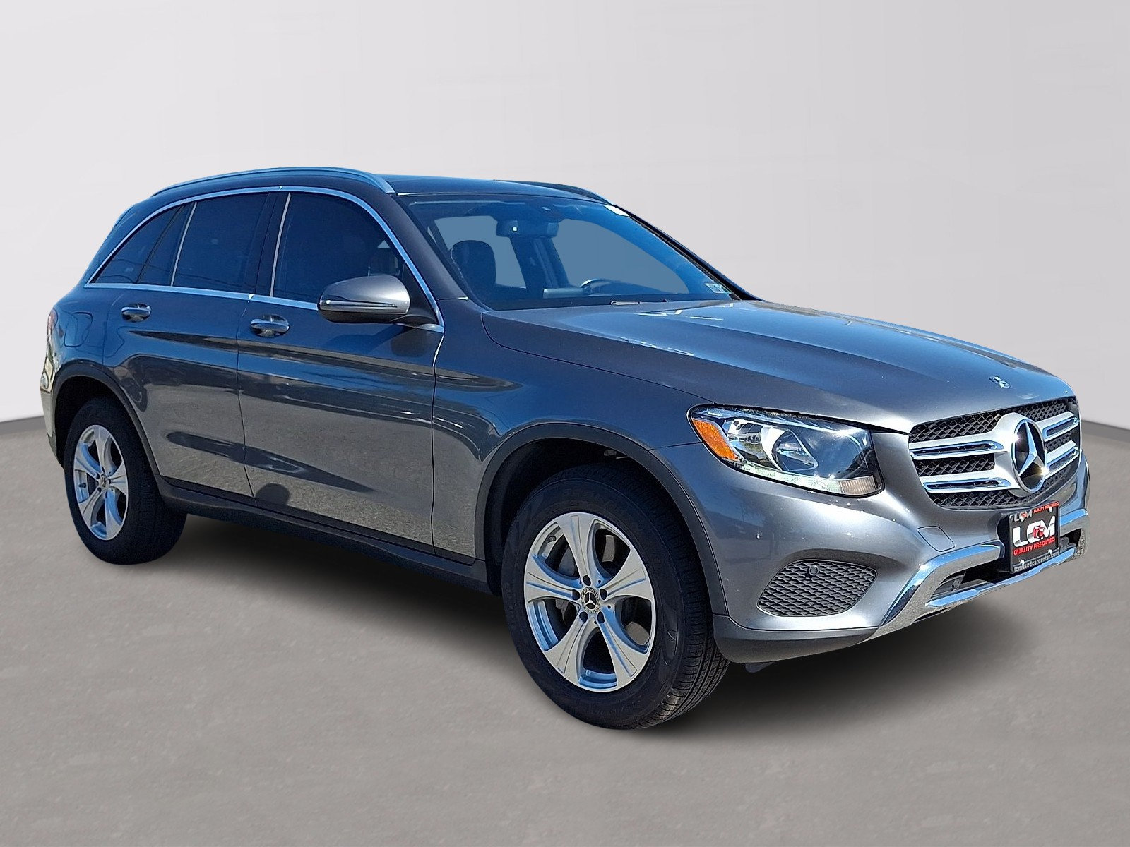 Used 2017 Mercedes-Benz GLC 300 4MATIC image 3