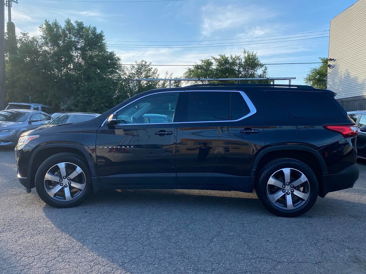 Used 2019 Chevrolet Traverse LT w/ LT Premium Package image 11