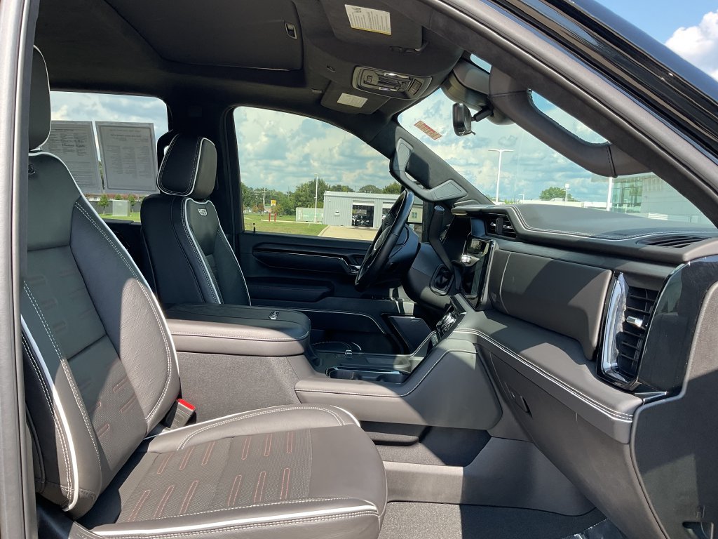Used 2025 GMC Sierra 2500 AT4X AWD/4WD image 17