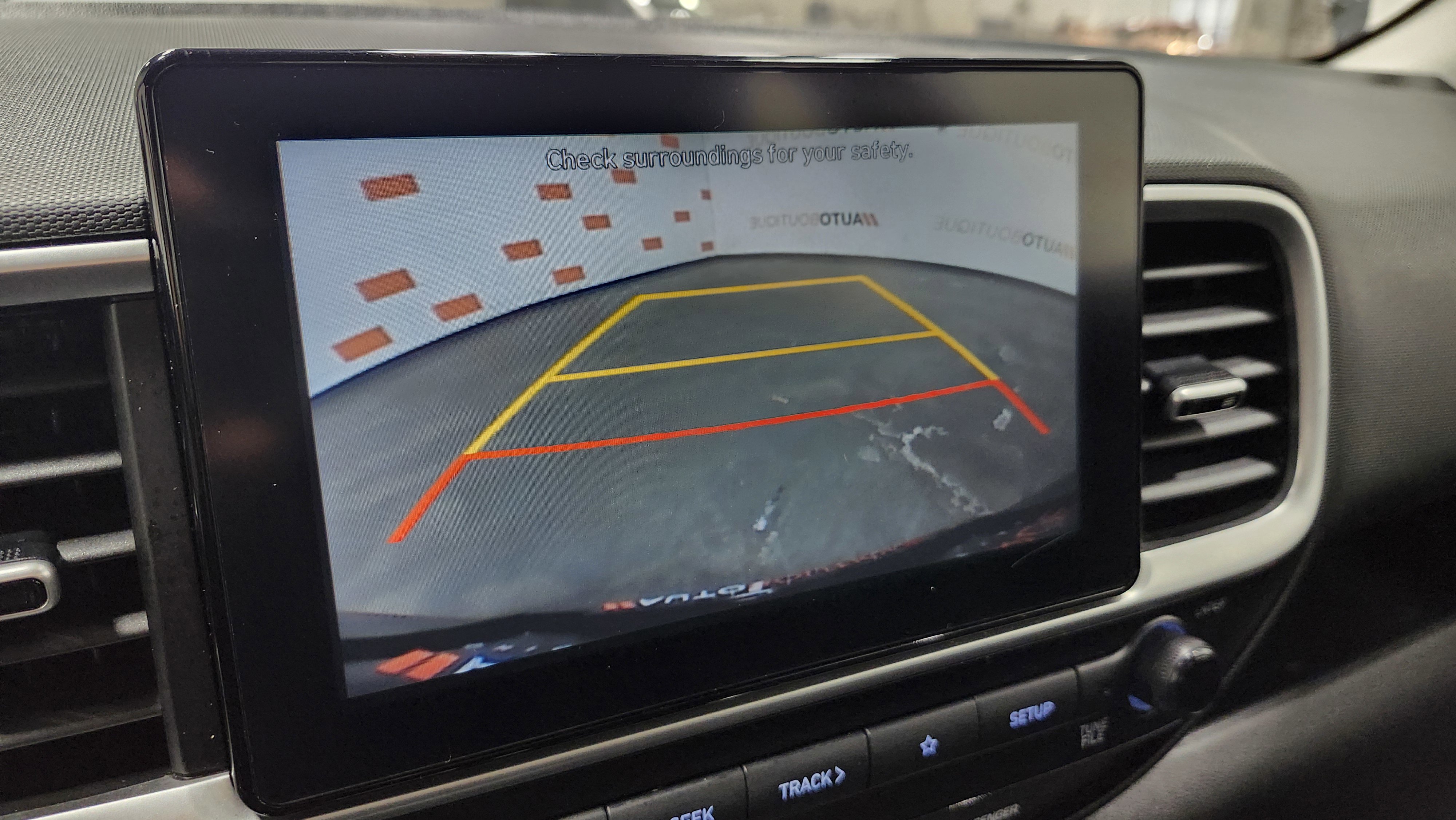 Used 2021 Hyundai Venue SE image 2