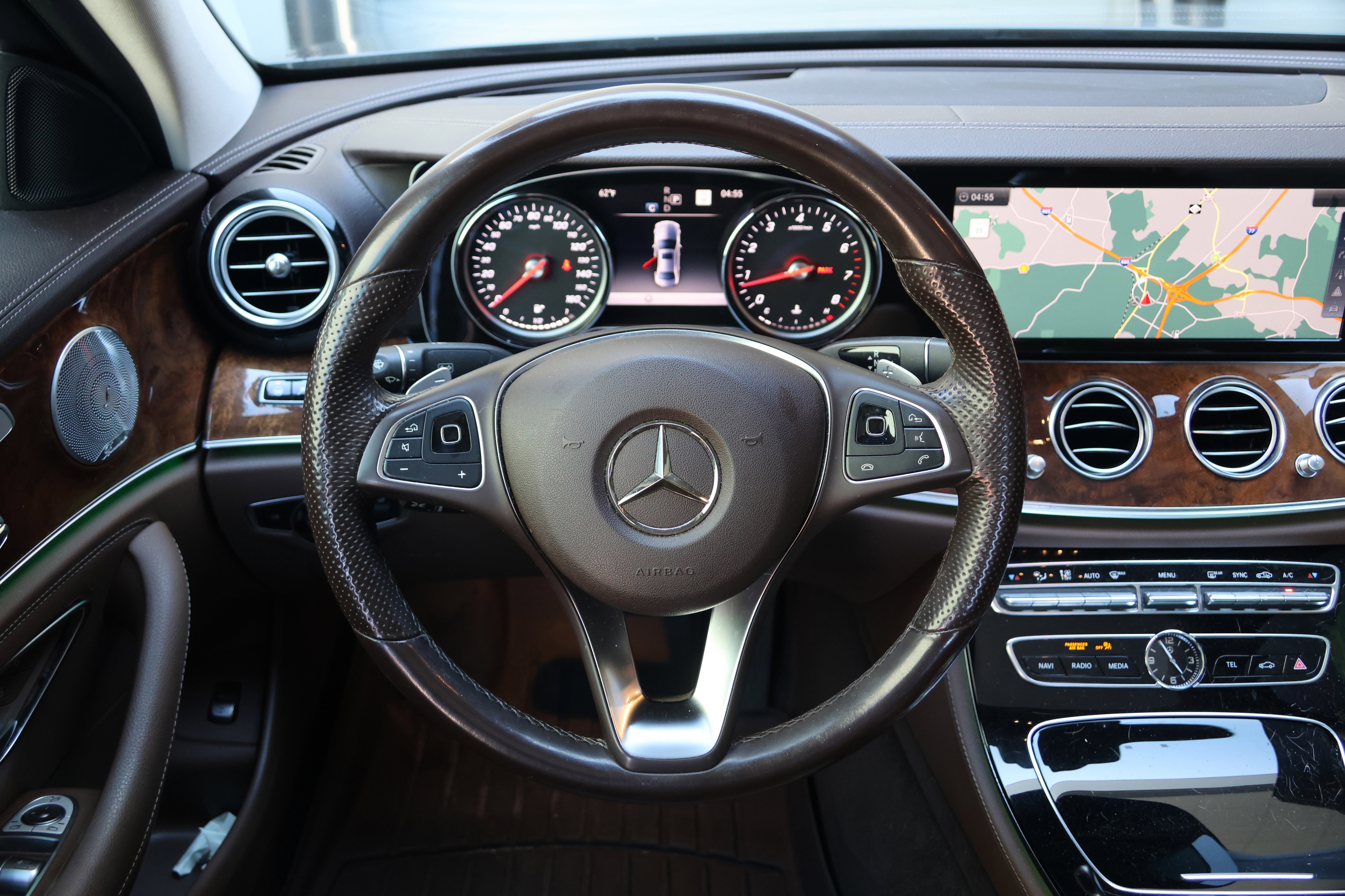 Used 2017 Mercedes-Benz E 300 4MATIC image 20