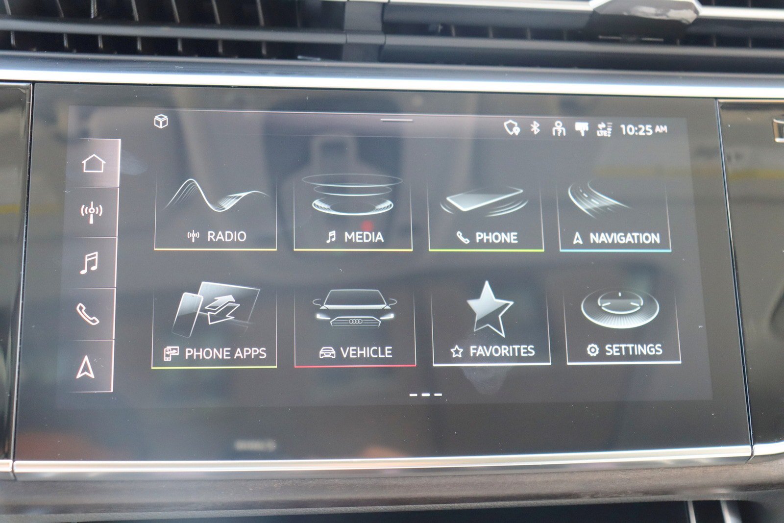 Used 2022 Audi Q8 Premium w/ Convenience Package AWD/4WD image 30