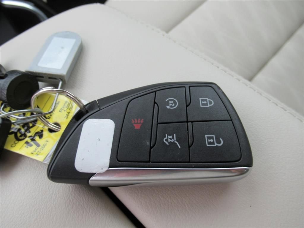 Used 2023 Buick Envision Avenir image 32