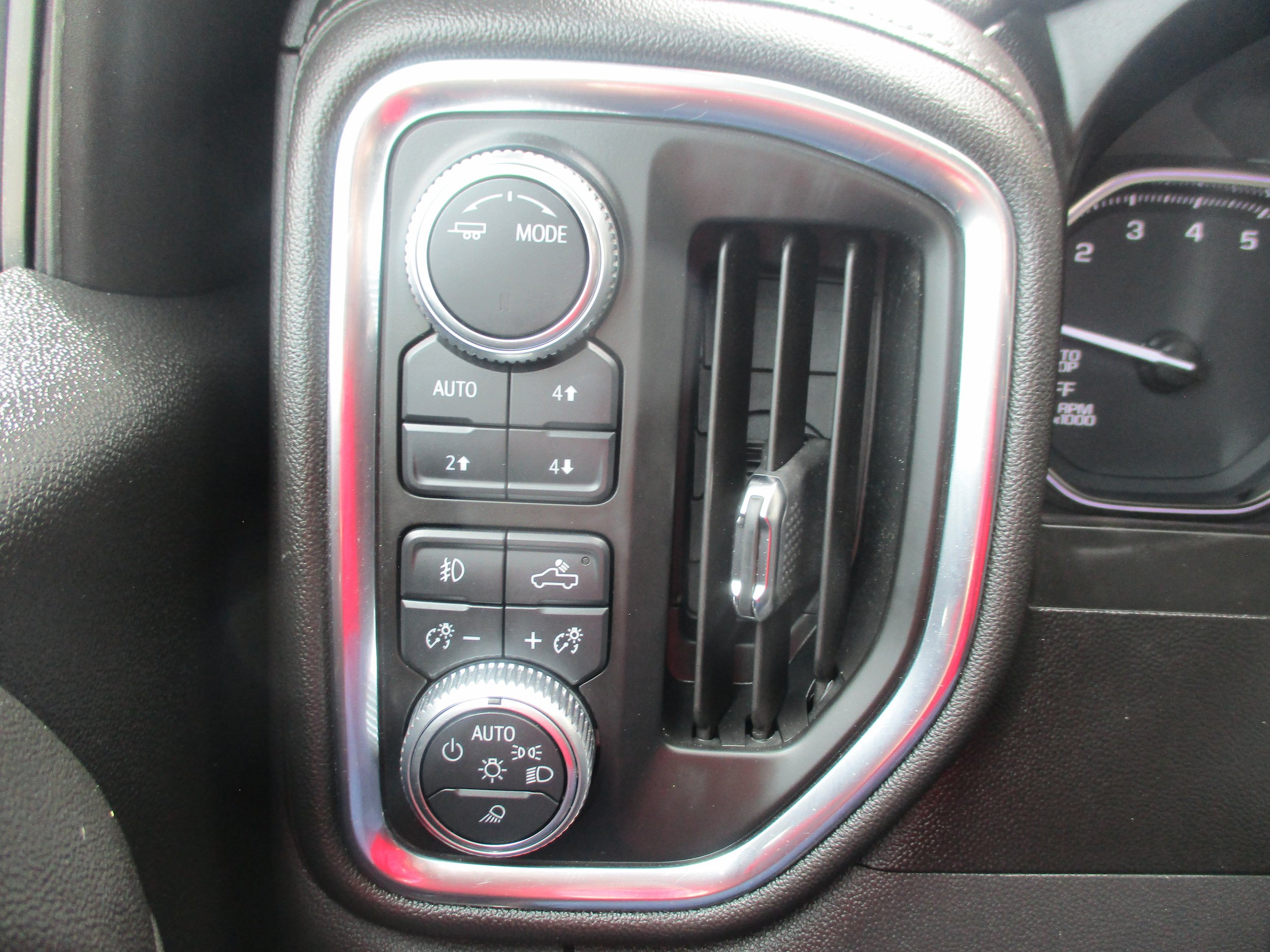 Used 2020 GMC Sierra 1500 Elevation w/ Elevation Value Package AWD/4WD image 21