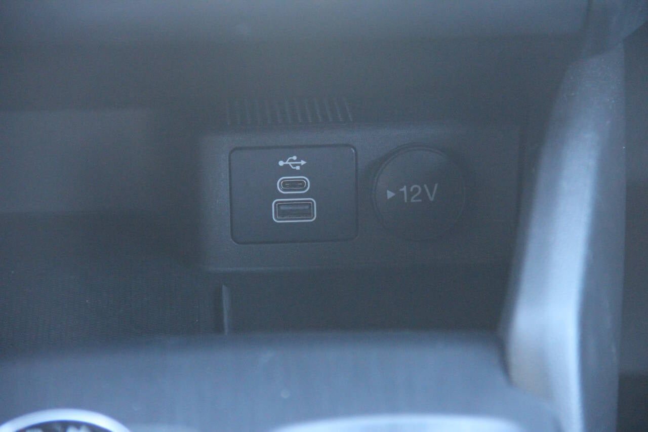 Certified 2025 Ford Escape ST-Line Select AWD/4WD image 23