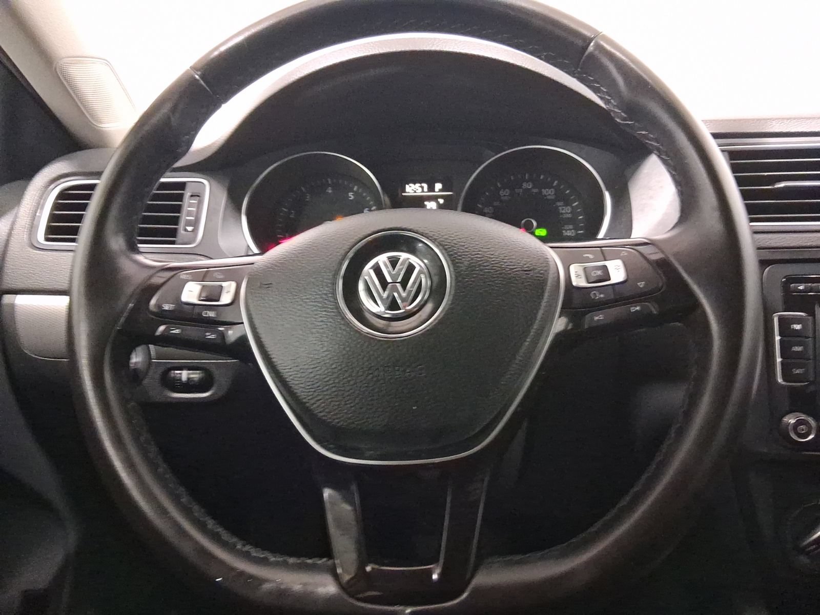Used 2015 Volkswagen Jetta SE FWD image 15