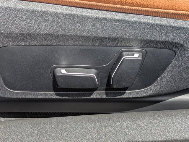 Used 2025 BMW 230i Coupe w/ Convenience Package RWD image 20