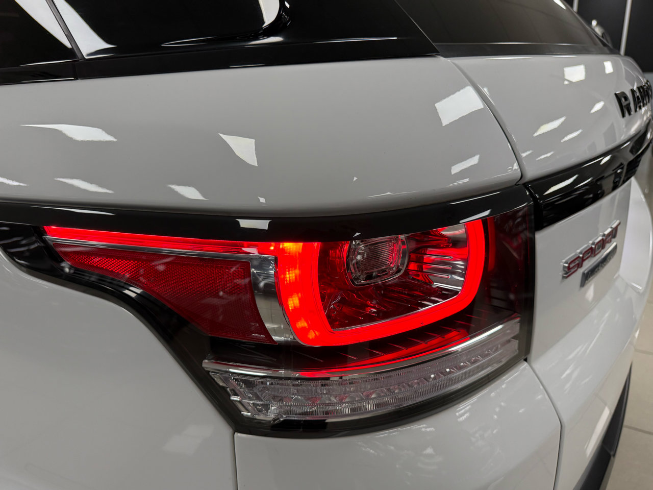 Used 2017 Land Rover Range Rover Sport Autobiography image 30