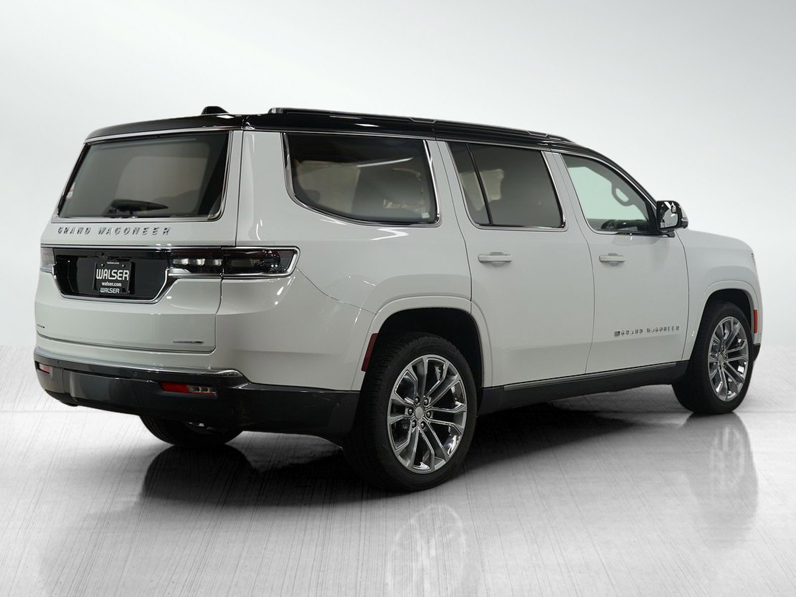 Used 2022 Jeep Grand Wagoneer Series II w/ Premium Group II image 5