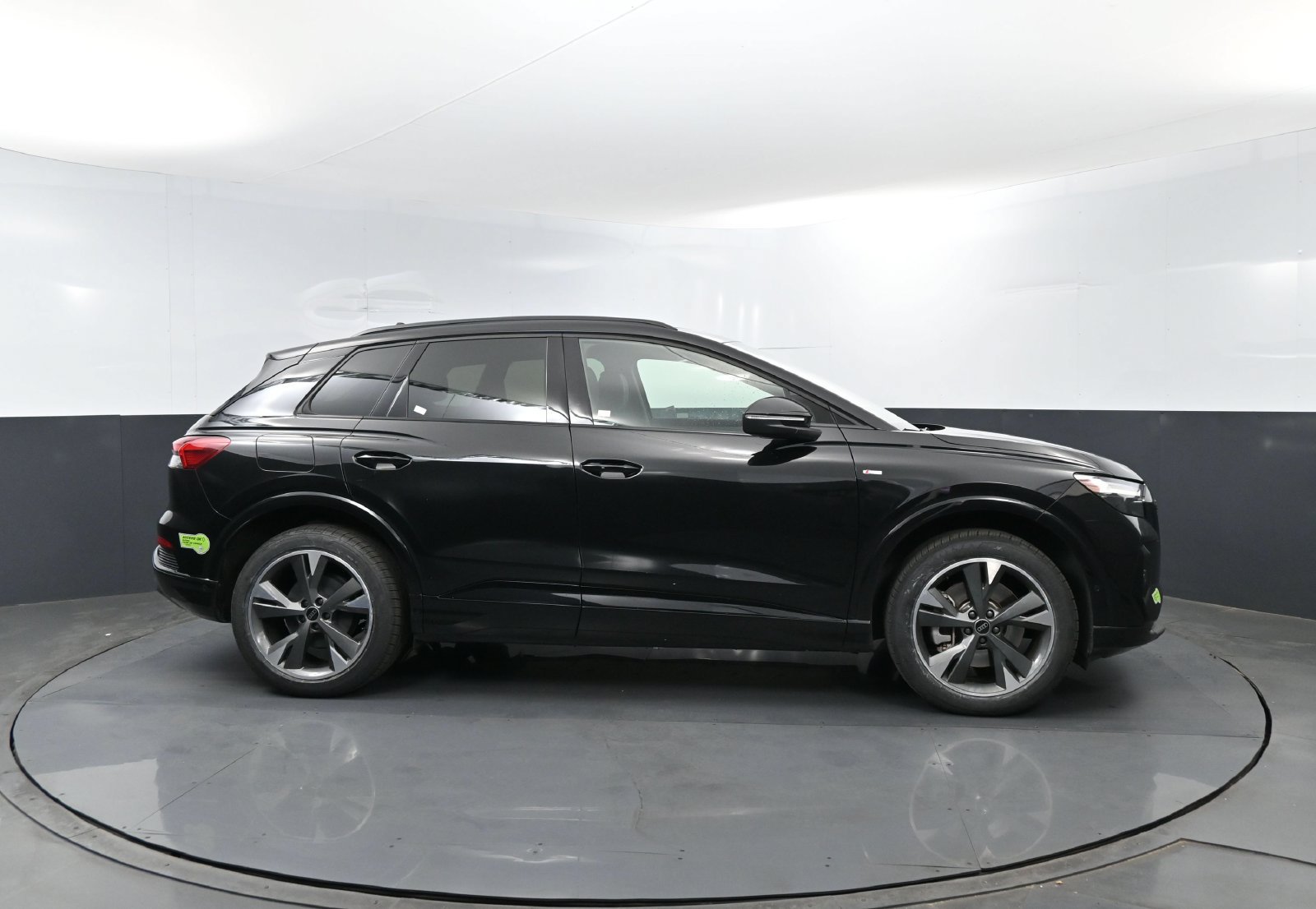 Certified 2023 Audi Q4 e-tron Premium Plus w/ Premium Plus AWD/4WD image 4