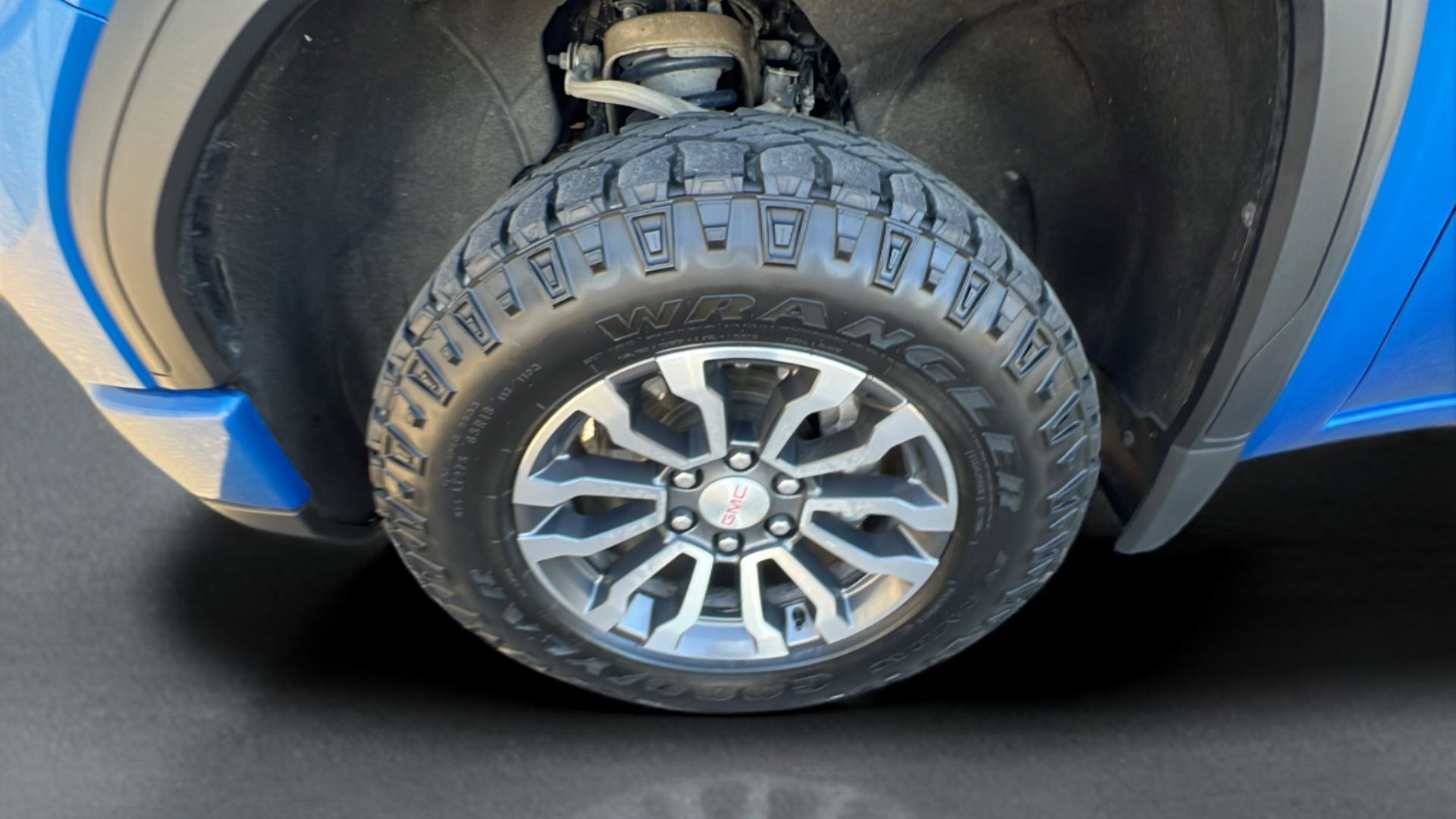 Used 2022 GMC Sierra 1500 AT4 w/ Technology Package image 17