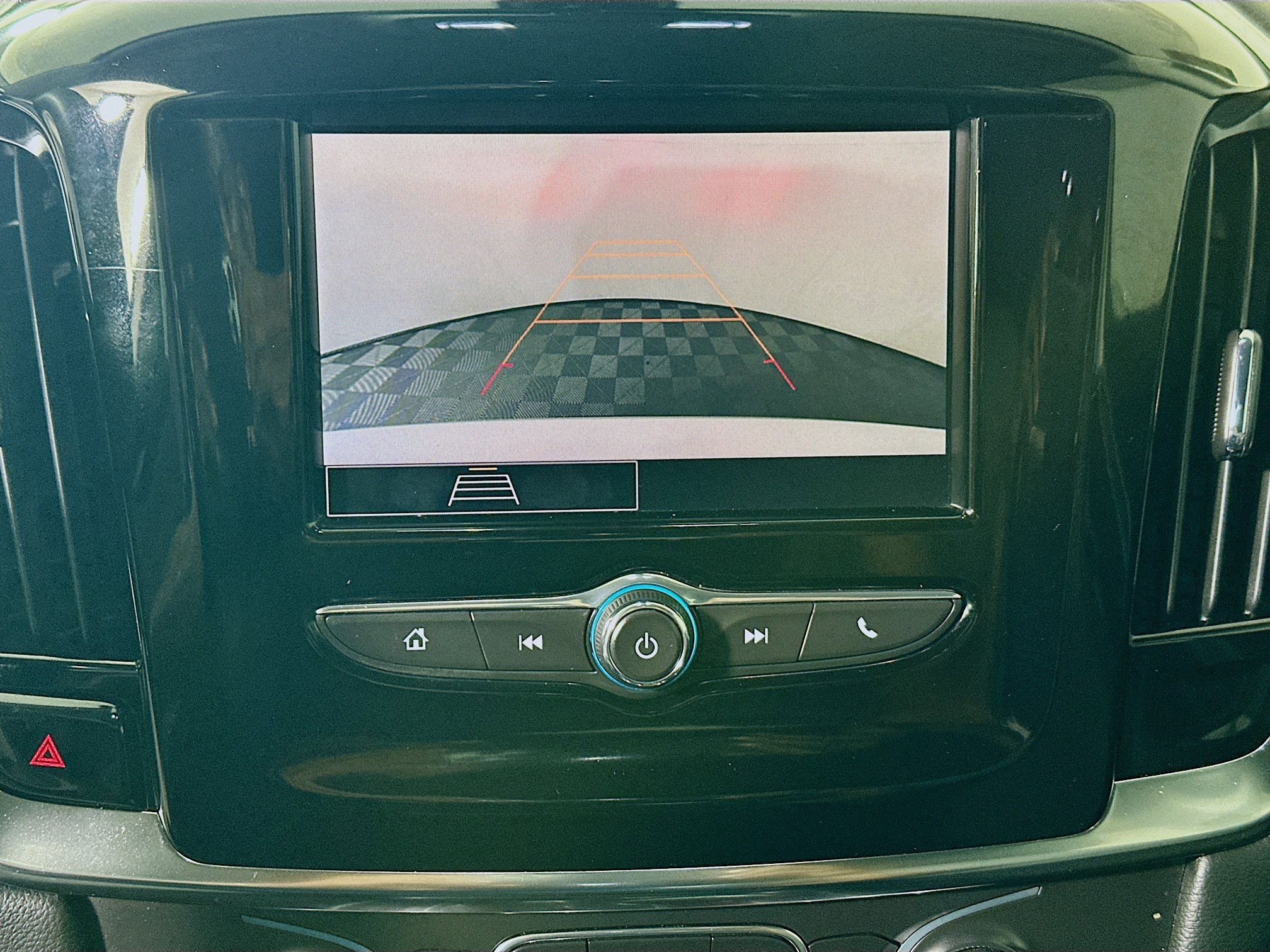 Used 2021 Chevrolet Traverse LS FWD image 25