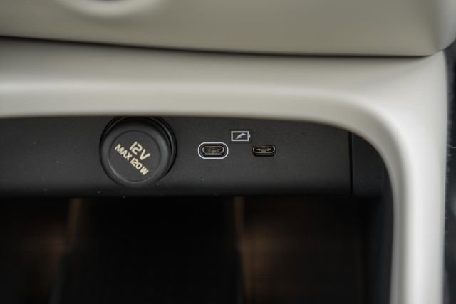 New 2026 Volvo XC40 B5 Ultra w/ Protection Package Premier image 25