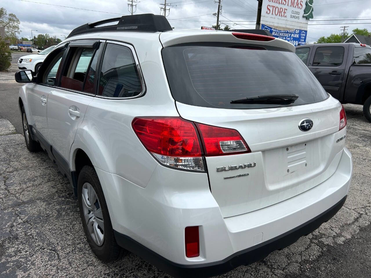 Used 2012 Subaru Outback 2.5i AWD/4WD image 6
