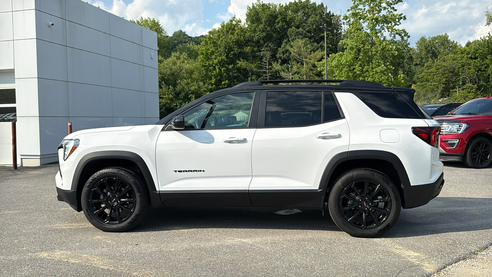 Certified 2026 GMC Terrain Elevation w/ Elevation Premium Package AWD/4WD image 4