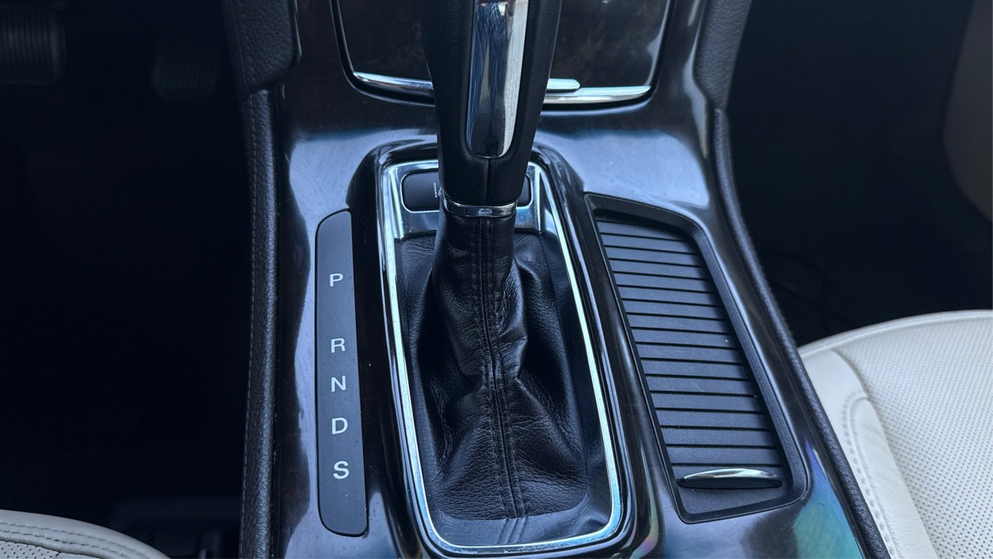 Used 2016 Lincoln MKS w/ Equipment Group 101A FWD image 37