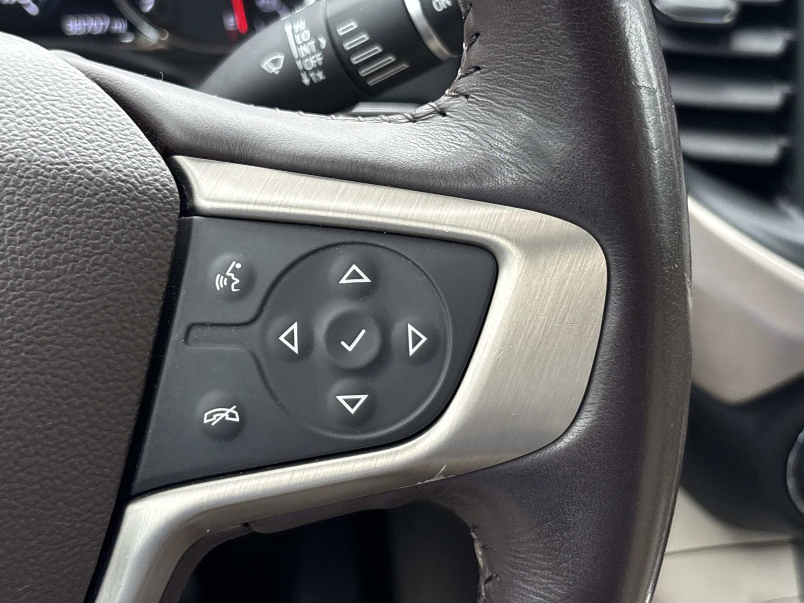 Used 2019 GMC Acadia Denali w/ Technology Package FWD image 19