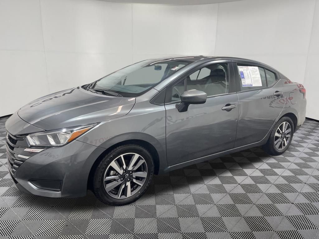 Used 2024 Nissan Versa SV FWD image 3