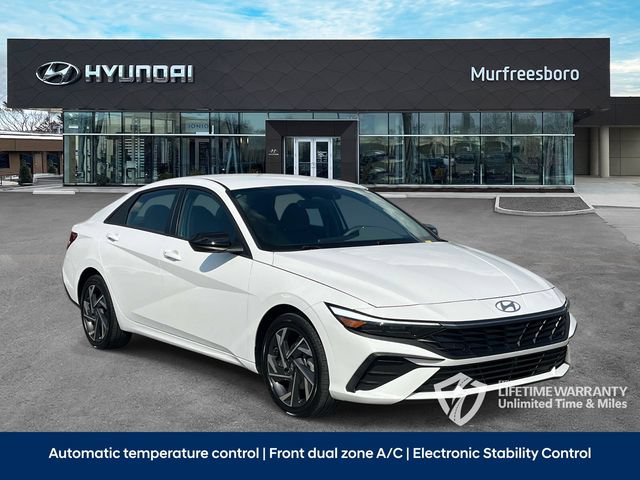 Certified 2025 Hyundai Elantra SEL FWD image 3