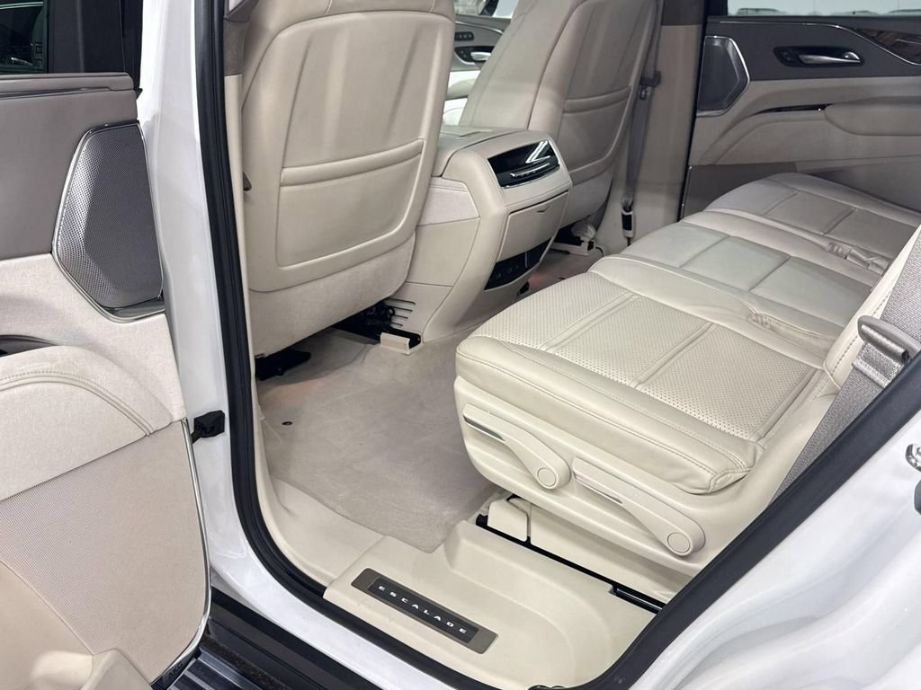 Used 2023 Cadillac Escalade Premium Luxury Platinum AWD/4WD image 34